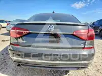 2018 Volkswagen Passat фото