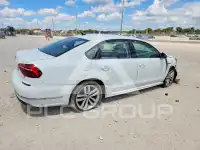 2018 Volkswagen Passat photo