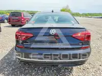 2018 Volkswagen Passat photo