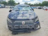 2018 Volkswagen Passat photo