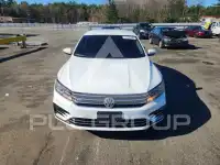 2018 Volkswagen Passat фото