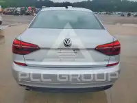 2018 Volkswagen Passat фото