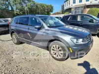 2018 Volkswagen Tiguan photo