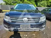 2018 Volkswagen Tiguan photo