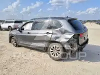 2018 Volkswagen Tiguan photo