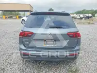 2018 Volkswagen Tiguan photo