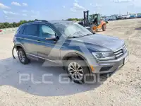 2018 Volkswagen Tiguan photo
