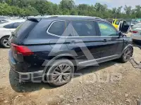 2018 Volkswagen Tiguan photo