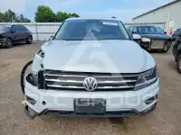 2018 Volkswagen Tiguan photo