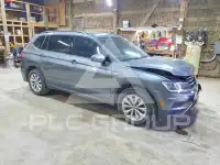 2018 Volkswagen Tiguan photo