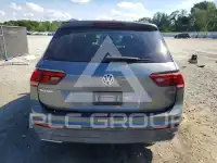 2018 Volkswagen Tiguan photo