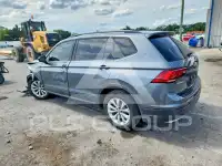 2018 Volkswagen Tiguan photo