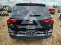 2018 Volkswagen Tiguan photo