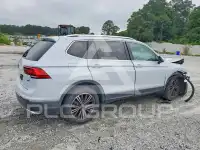 2018 Volkswagen Tiguan photo