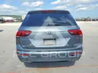 2018 Volkswagen Tiguan photo