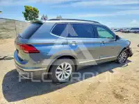 2018 Volkswagen Tiguan photo