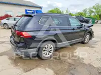 2018 Volkswagen Tiguan photo