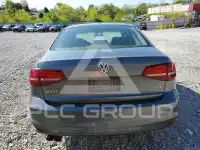 2018 Volkswagen Jetta фото