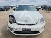 2018 Volkswagen BEETLE photo