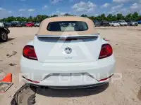 2018 Volkswagen BEETLE фото