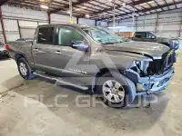 2019 Nissan TITAN фото