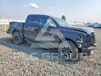 2019 Nissan TITAN photo