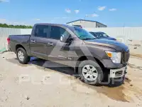 2019 Nissan TITAN фото