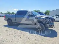2019 Nissan TITAN фото