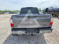 2019 Nissan TITAN photo