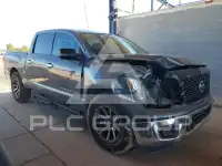 2019 Nissan TITAN фото