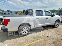 2019 Nissan TITAN фото