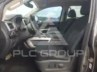 2019 Nissan TITAN photo