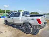 2019 Nissan TITAN photo