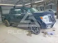2019 Nissan TITAN photo