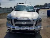 2019 Nissan TITAN photo
