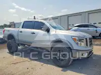 2019 Nissan TITAN photo