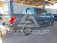 2019 Nissan TITAN фото
