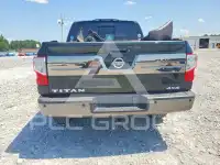 2019 Nissan TITAN photo
