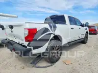 2019 Nissan TITAN фото