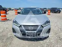 2019 Nissan MAXIMA photo