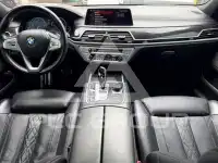 2019 BMW 750 фото
