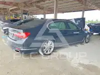 2019 BMW 750 фото