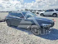 2019 BMW 530 photo