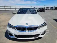 2019 BMW 330 photo