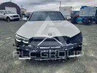 2019 BMW 330 photo