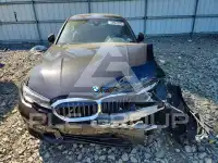 2019 BMW 330 photo