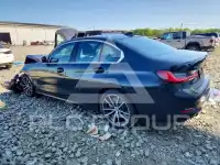 2019 BMW 330 photo