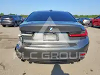 2019 BMW 330 photo
