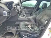 2019 Jaguar XE фото