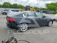 2019 Jaguar XE фото